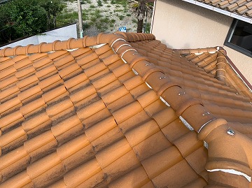 S型陶器瓦屋根